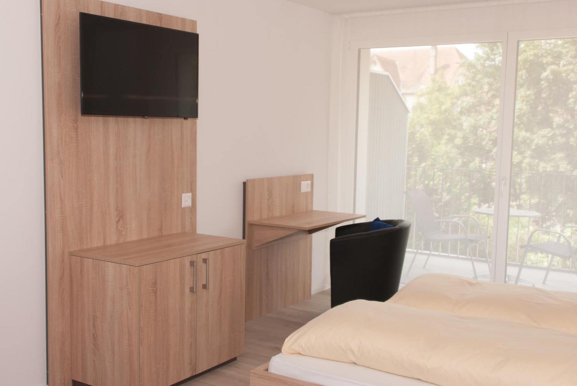 Hotel Traube Garni Kuttigen Room photo