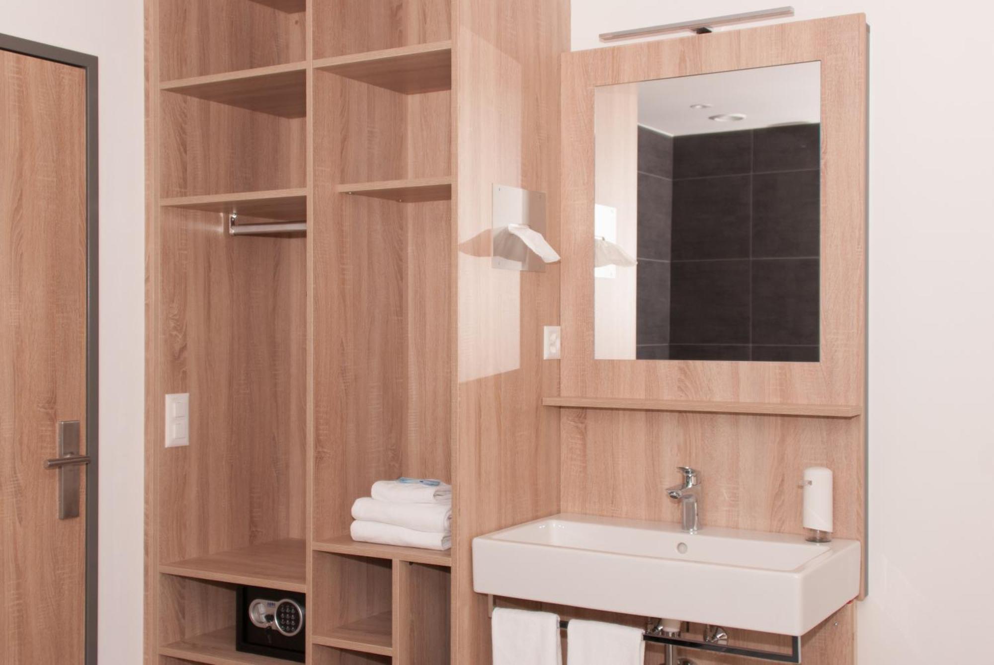 Hotel Traube Garni Kuttigen Room photo