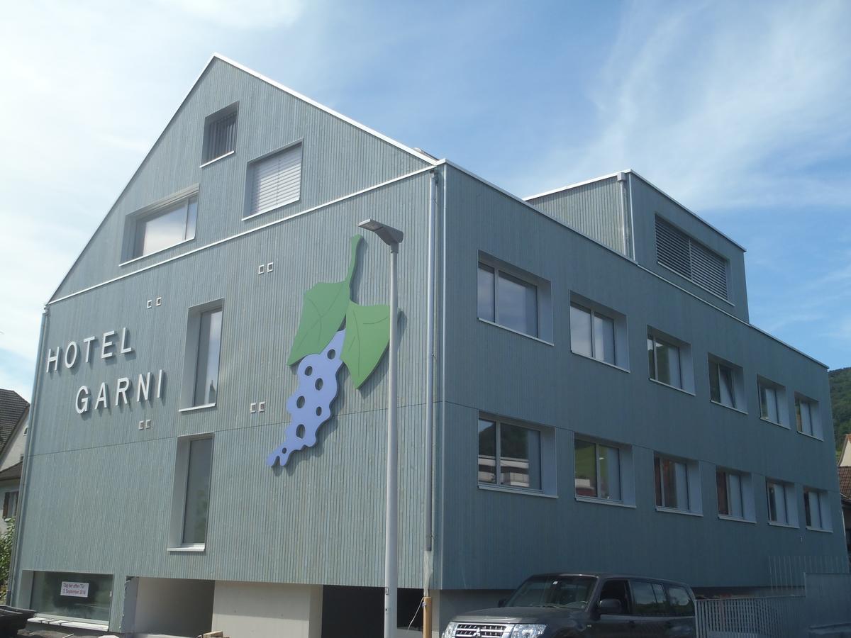 Hotel Traube Garni Kuttigen Exterior photo