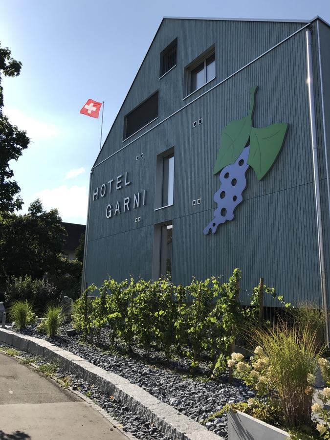 Hotel Traube Garni Kuttigen Exterior photo